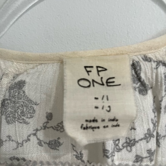 Free People One Cream/ Black Open Front‎ Duster Sz. ML - Picture 6 of 7